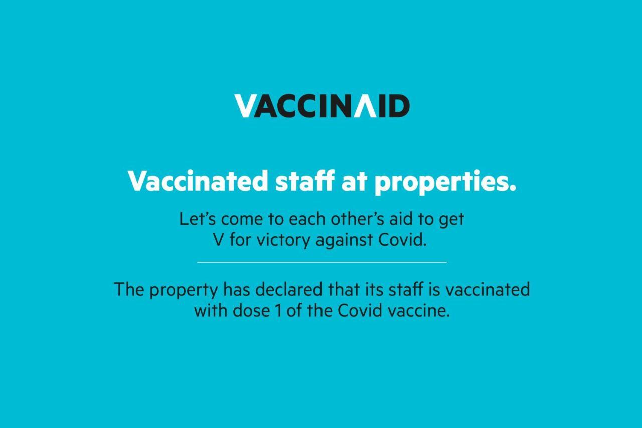 Vaccinated Staff - Oyo 5515 Hotel Blue Palace กวาลิออร์ ภายนอก รูปภาพ