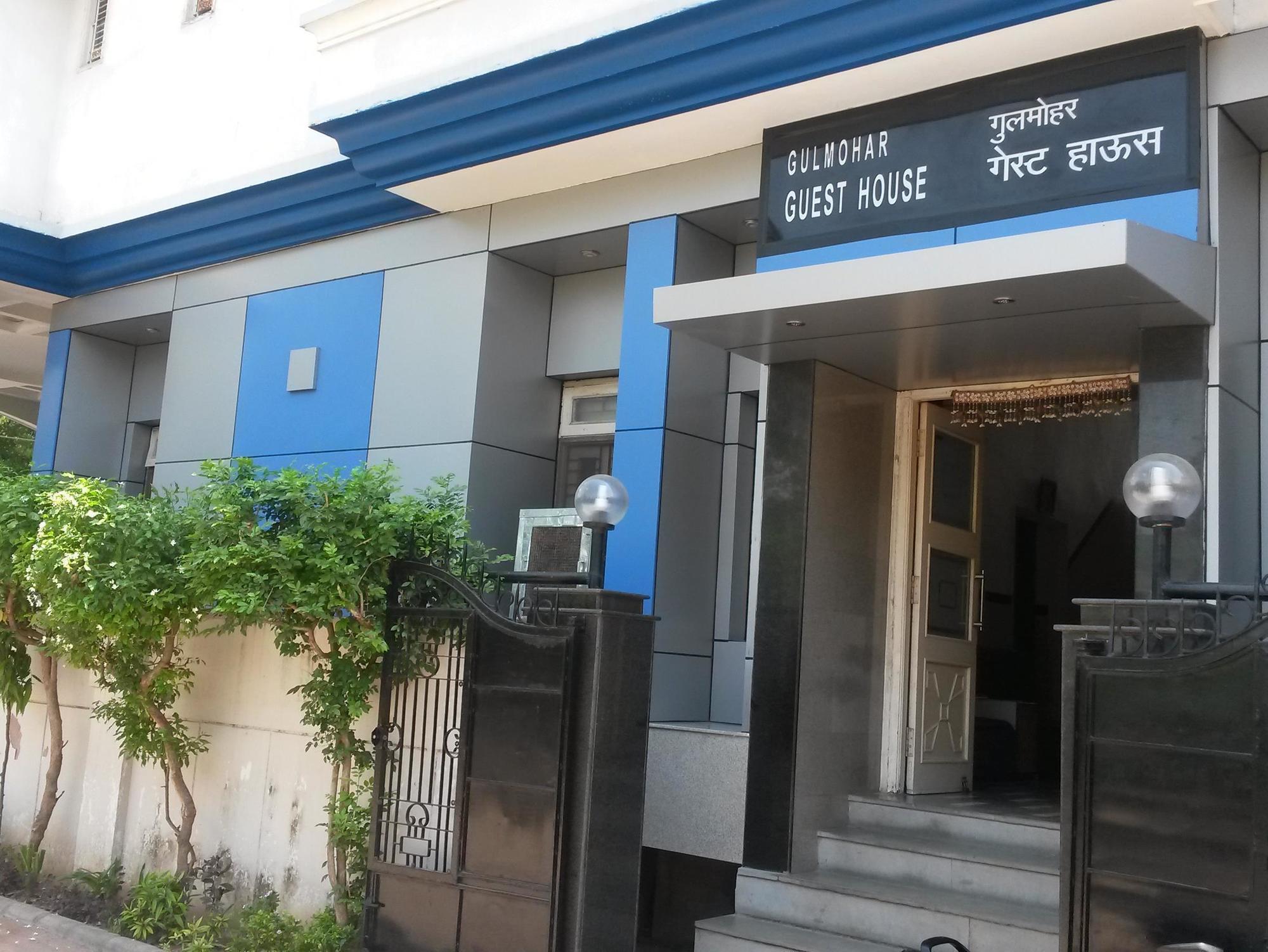 Vaccinated Staff - Oyo 5515 Hotel Blue Palace กวาลิออร์ ภายนอก รูปภาพ