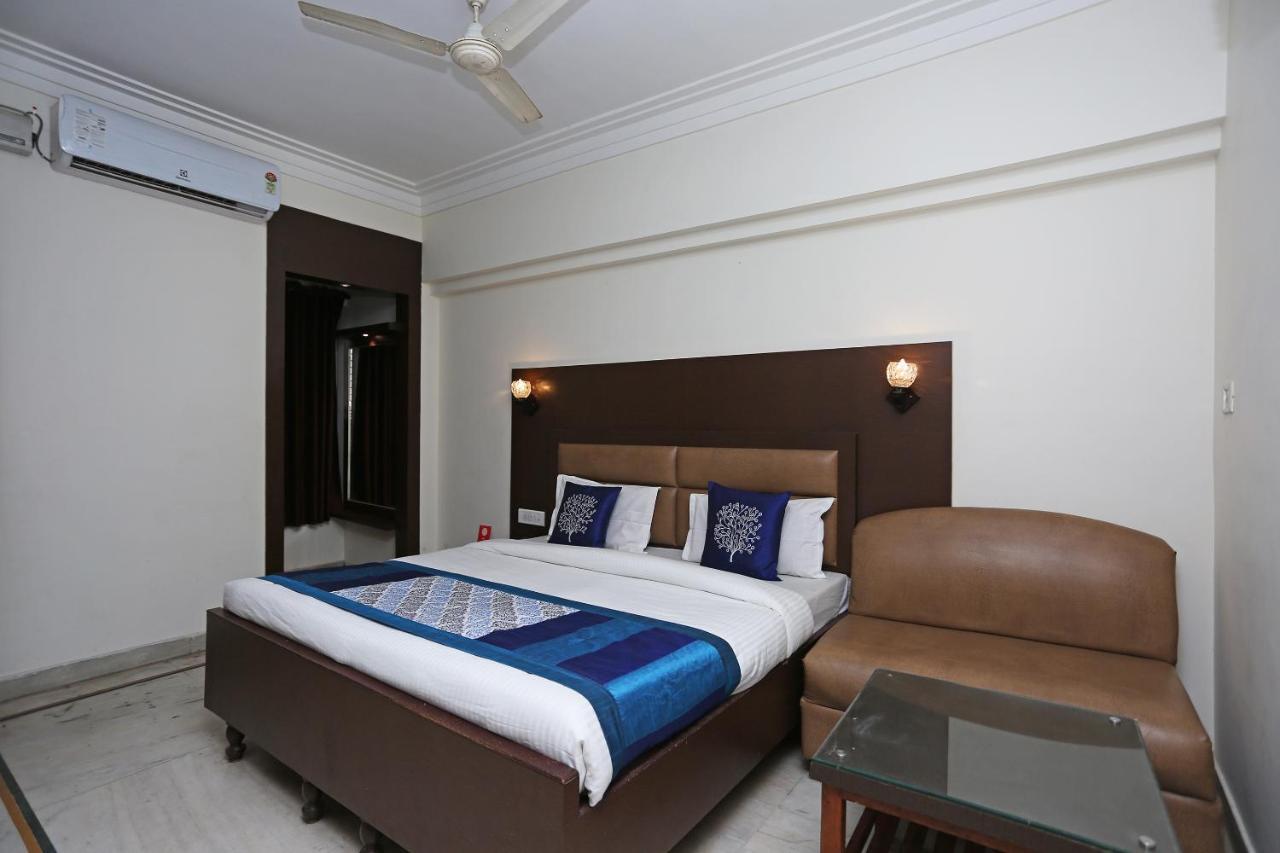 Vaccinated Staff - Oyo 5515 Hotel Blue Palace กวาลิออร์ ภายนอก รูปภาพ
