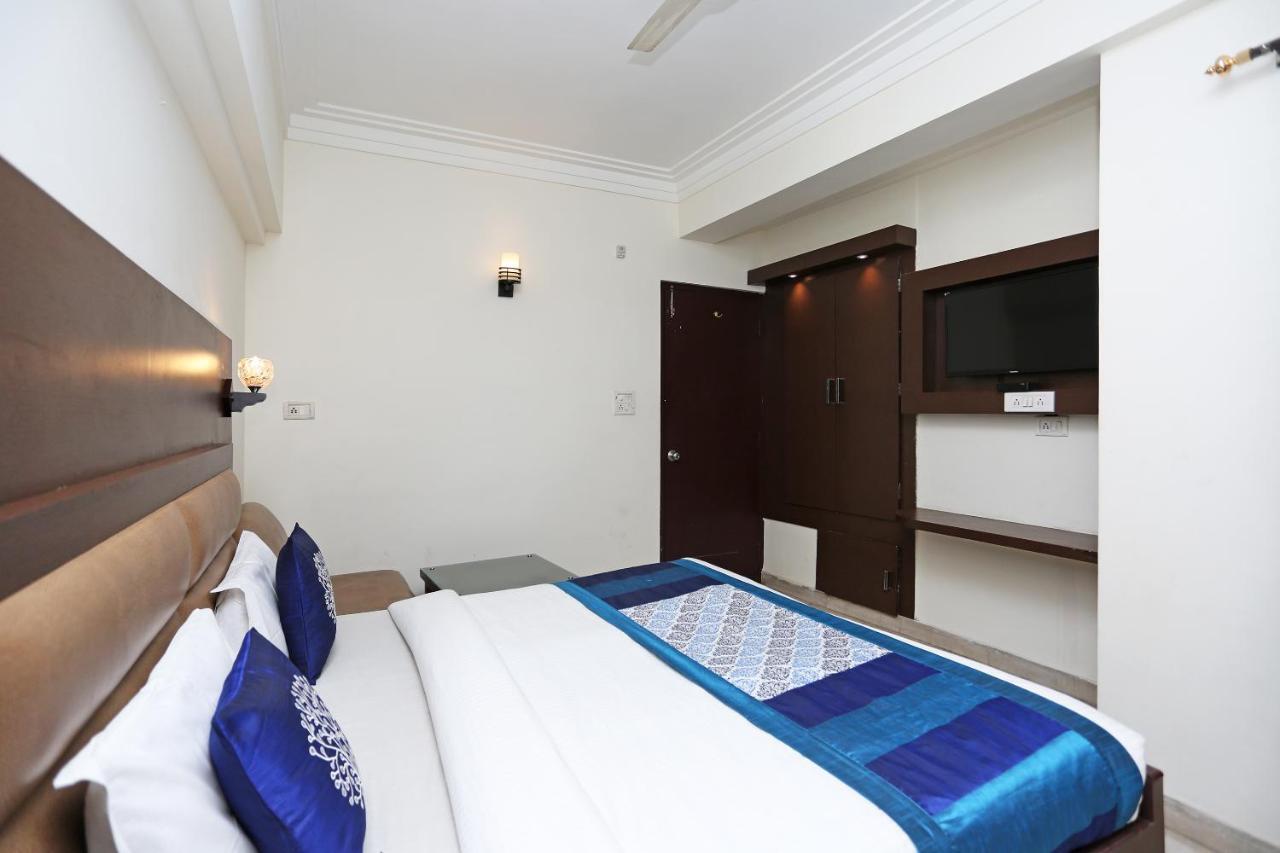 Vaccinated Staff - Oyo 5515 Hotel Blue Palace กวาลิออร์ ภายนอก รูปภาพ