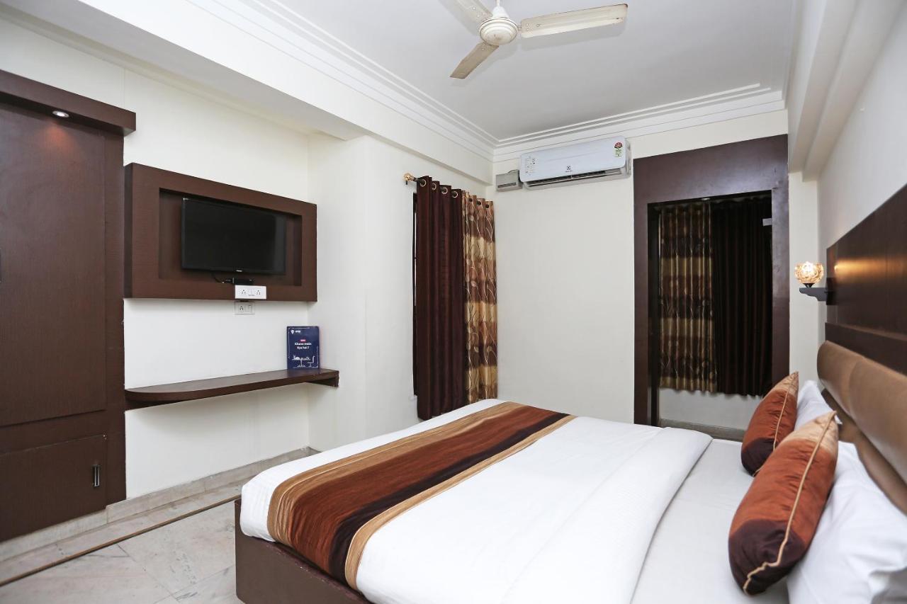 Vaccinated Staff - Oyo 5515 Hotel Blue Palace กวาลิออร์ ภายนอก รูปภาพ