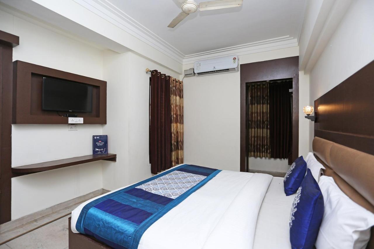 Vaccinated Staff - Oyo 5515 Hotel Blue Palace กวาลิออร์ ภายนอก รูปภาพ